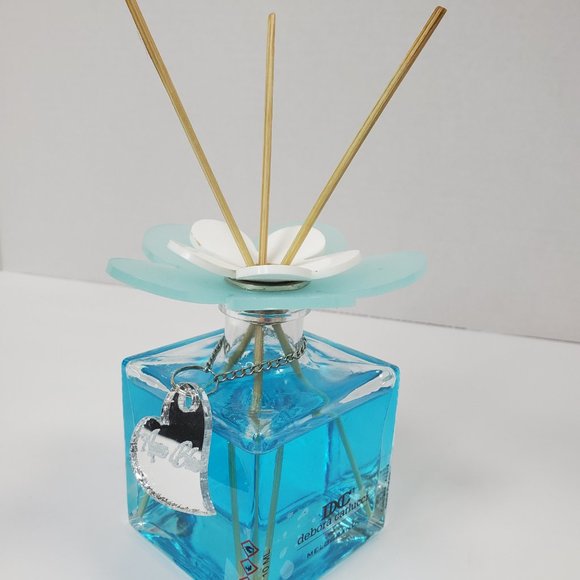 Debora Carlucci Square Reed Diffuser Bottle w/Aqua Blue Scent and Vibrant Flower - Picture 3 of 7